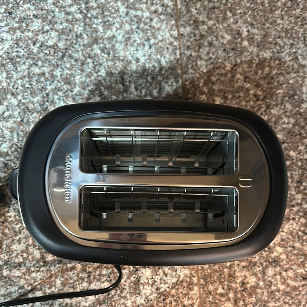 Amazon Basics Toaster - NEW - Picture 2 of 14